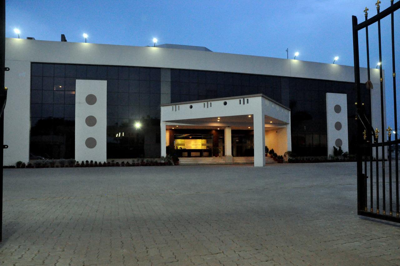 Hotel Suncity Palace Jharsuguda Zewnętrze zdjęcie